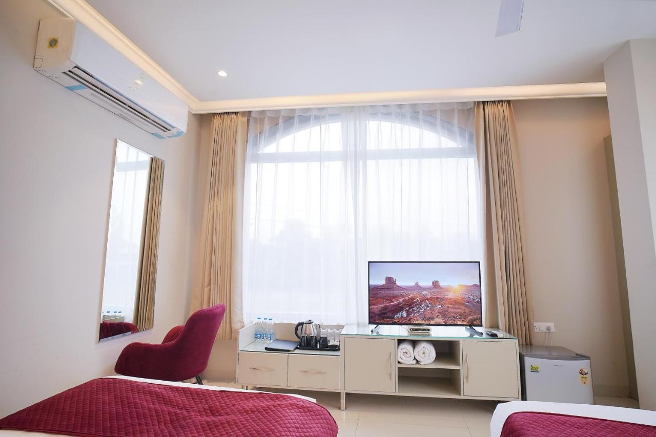 Hotel Green Land Heights Амритсар Екстериор снимка